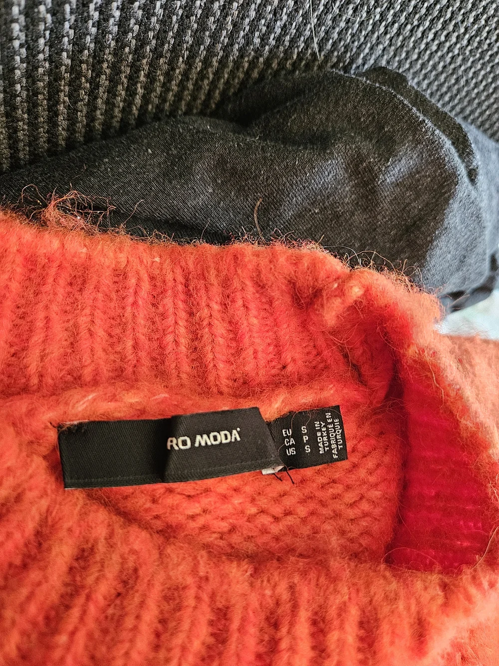 Vero Moda Coral Red Turtleneck Knit Sweater - Picture 3 of 3